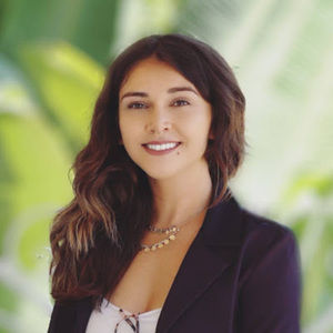 Meet your Posher, Adrianna